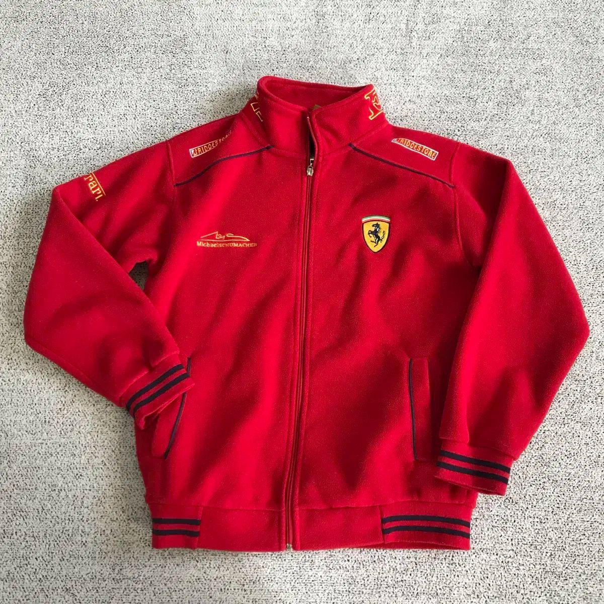 Ferrari(フェラーリ) シューマッハ フリース - メルカリ