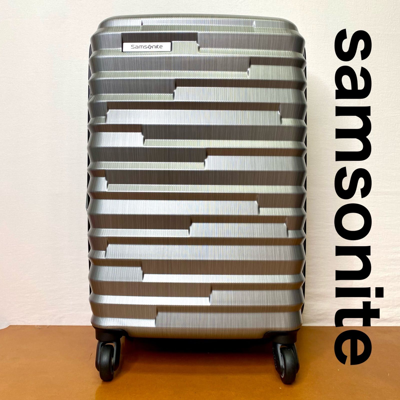 サムソナイト ジッププラス スーツケース 20インチ 機内持ち込みサイズ シルバー Samsonite