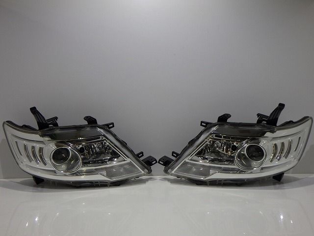 好 セレナ ヘッドライト左右 HID セレナ ヘッドライト左右 HID C25 NC25