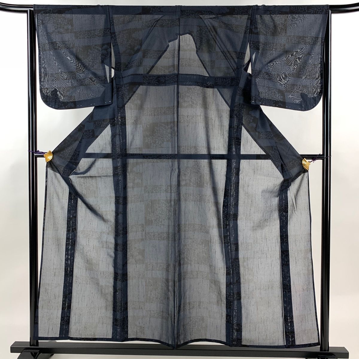 紬 身丈157cm 裄丈63cm S 薄物 夏紬地 花唐草 灰色 正絹 秀品 中古 付下げ 身丈157cm 裄丈63.5cm S 薄物 夏紬地 縦縞 雪月花 深緑 正絹 美