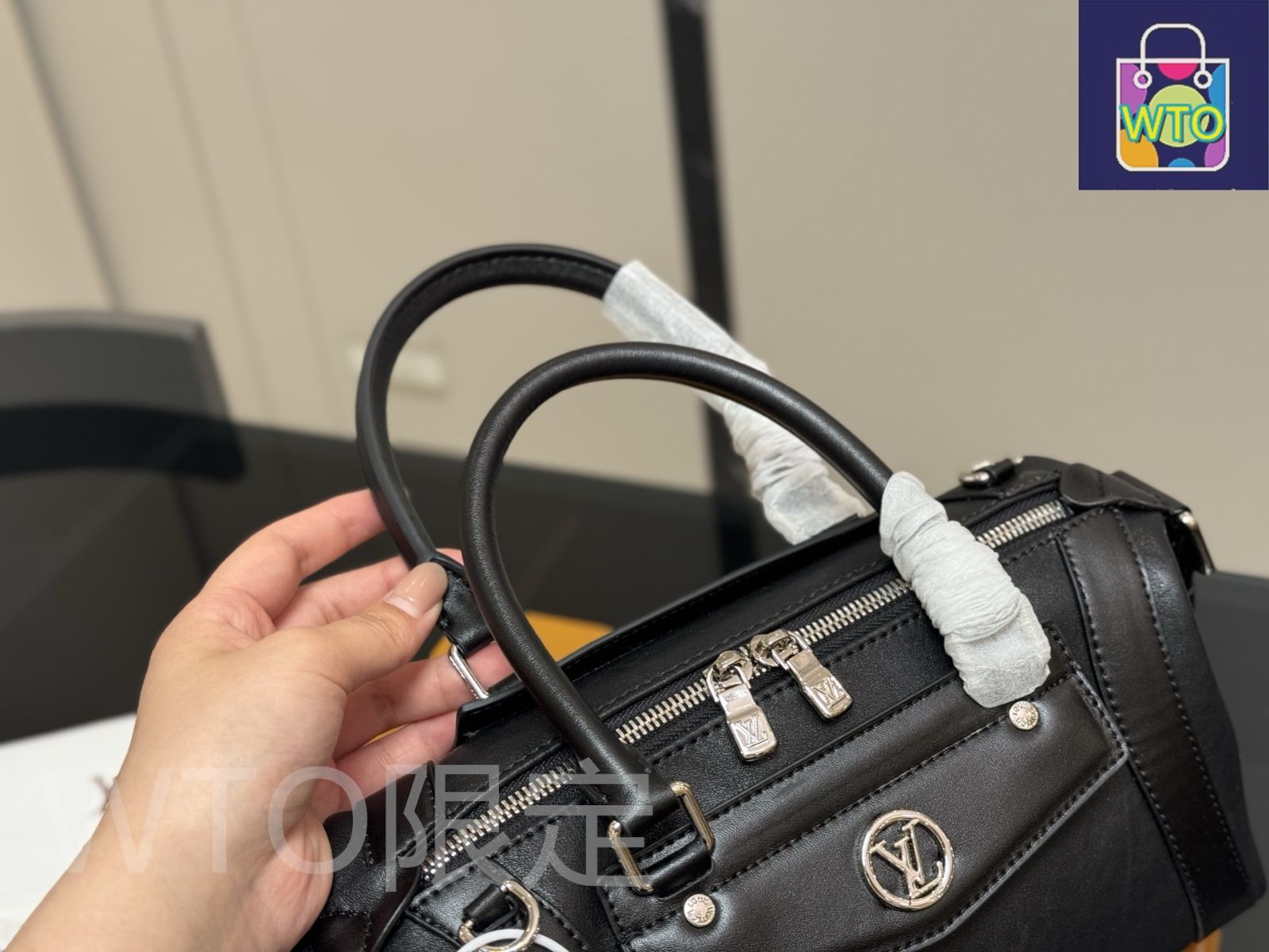 専用出品　ヴィトン 鞄　他の人は購入ご遠慮ください！ 国内発送Louis Vuitton ルイヴィトン フォンポーチ ショルダー