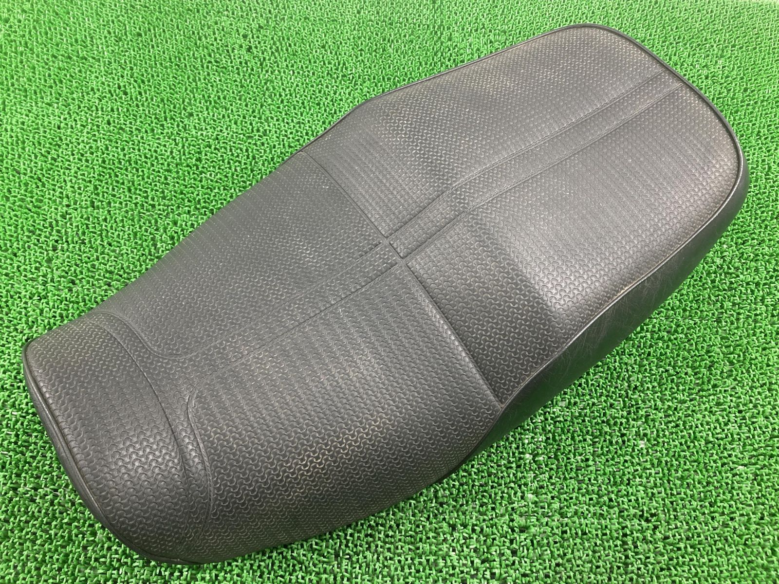 ZRX1200R  純正　シート　張替　ベース　53001-1831 ZRX1200R シート 53001-1831 カワサキ 純正 中古 バイク 部品