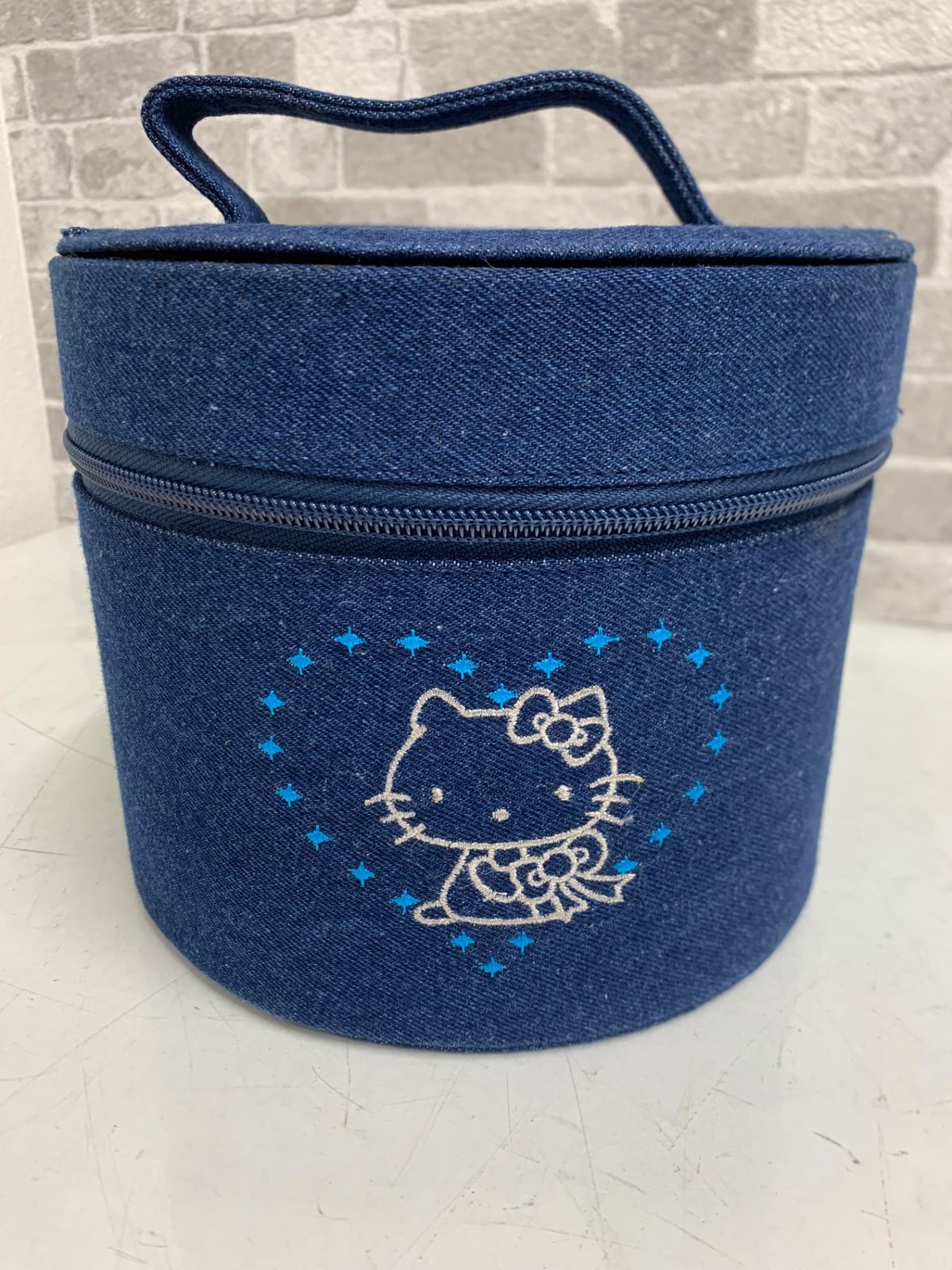 サンリオ　ハローキティ　レトロ　レア　希少　キティちゃん　デニム　バニティバッグ サンリオ ハローキティ レトロ レア 希少 キティちゃん デニム