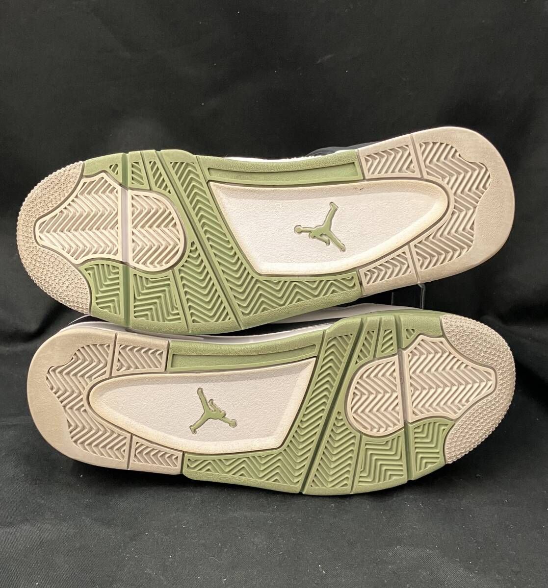 箱付】 NIKE WMNS AIR JORDAN 4 RETRO AJ4 OIL GREEN ウィメンズ