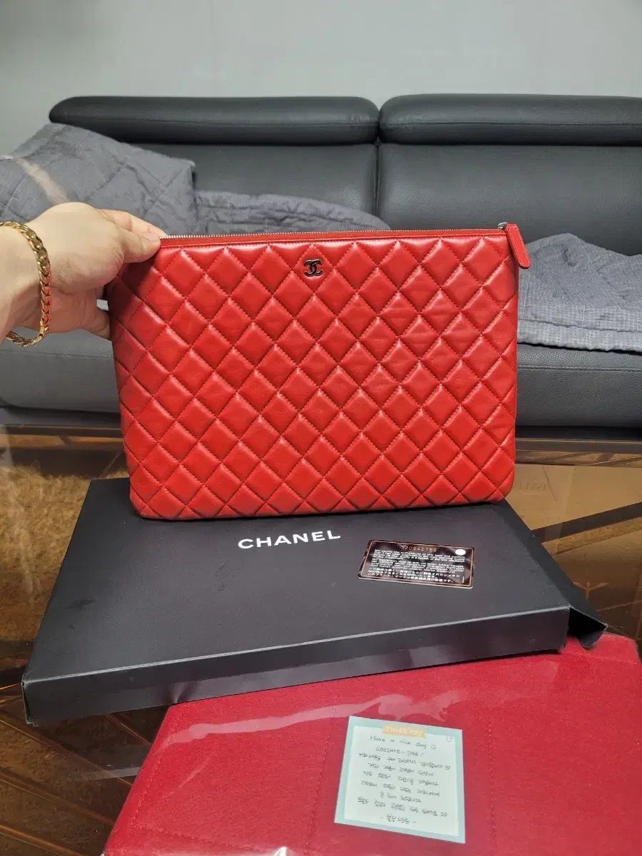 シャネル レッド キルティング クラッチバッグ 正規品 インナー サービス