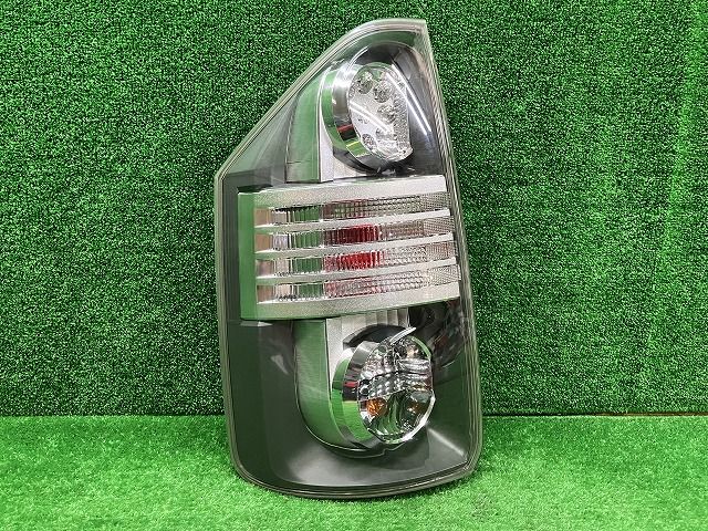 LED球切れ無し　トヨタ　ZRR70/75　ヴォクシー　前期　テールレンズ　左右 LED球切れ無し トヨタ ZRR70/75 ヴォクシー 前期 左テールレンズ 28