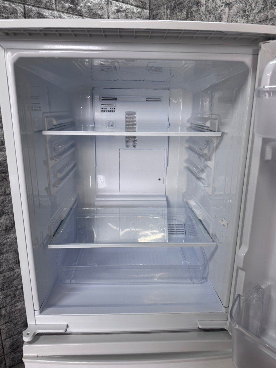 大阪送料無料☆3か月保障付き☆冷蔵庫☆シャープ☆2ドア