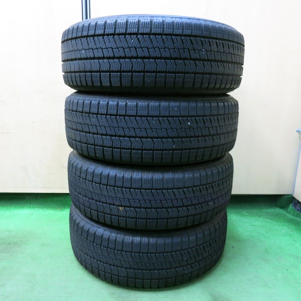 【バリ溝！】225/60R17 スタッドレスタイヤ 2021年製 ブリヂストン バリ溝！21年！キレイ！9.5分☆スタッドレス 225/60R17