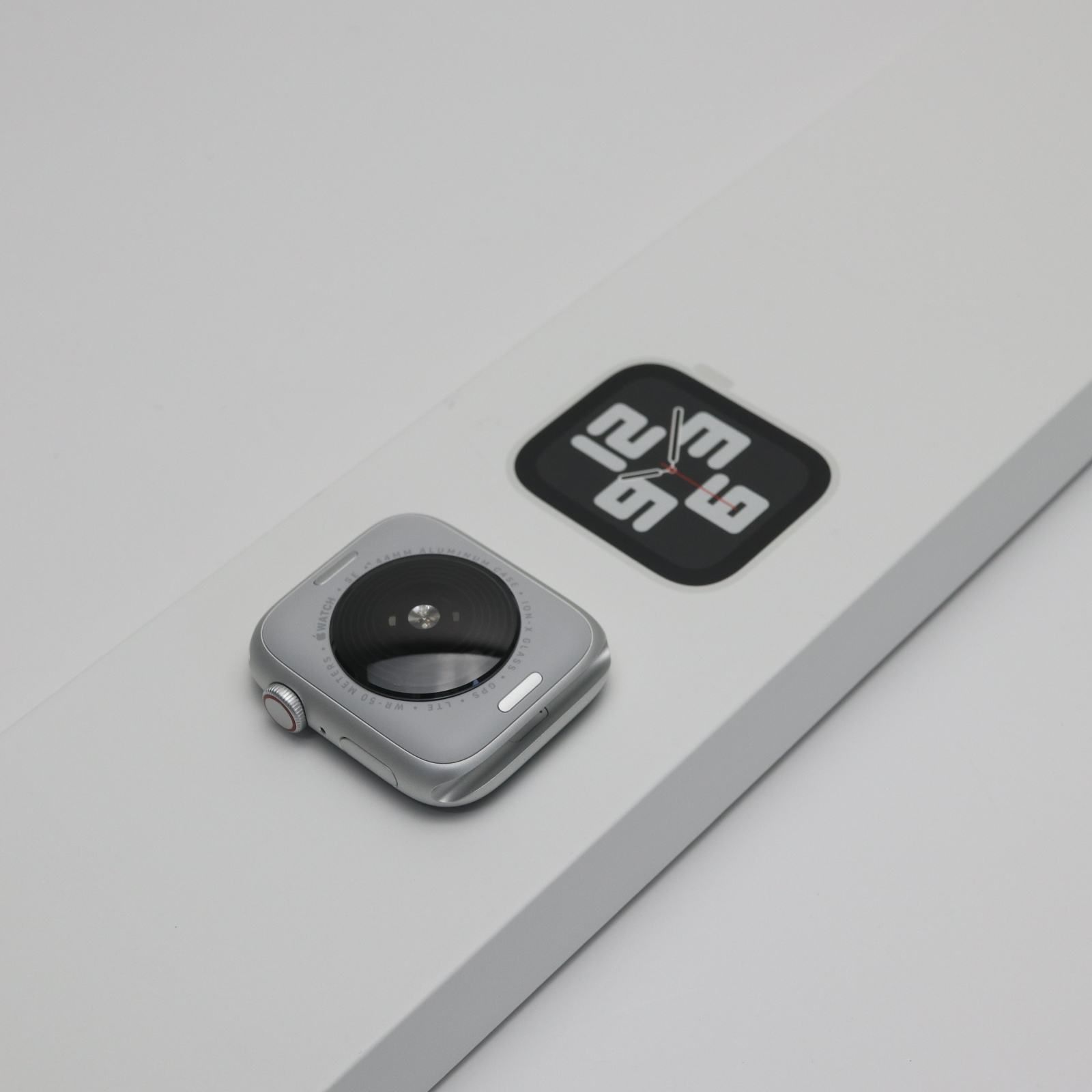 Apple Watch SE 第2世代 44mm GPS Cellular シルバー スマホ 土日祝発送 00000