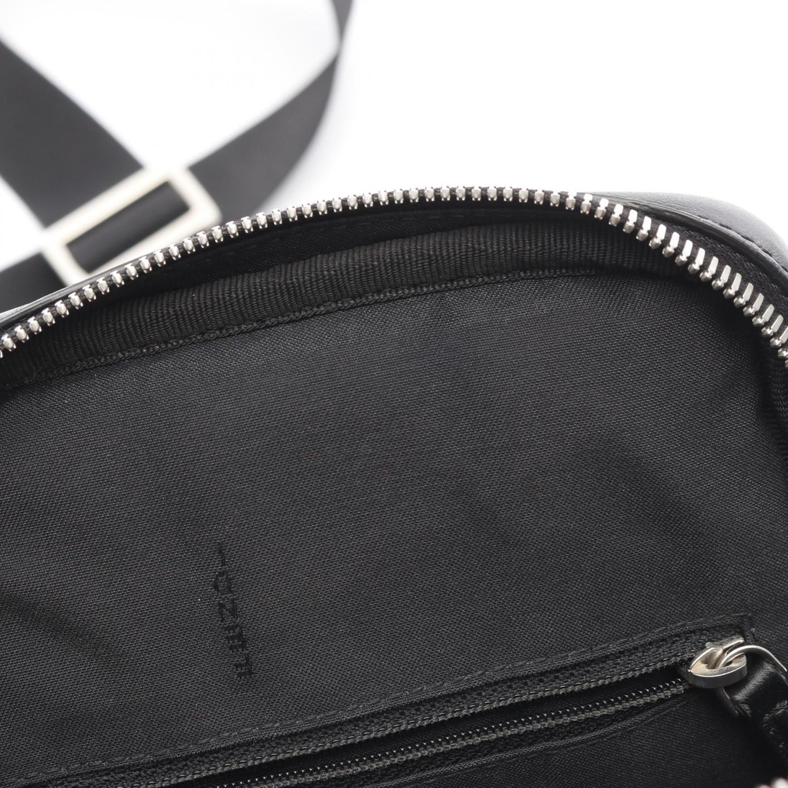【超極美品】フェンディ FF 7VZ033 ボディバッグ メンズ スリングバッグ フェンディ(FENDI)フェンディ ズッカ ウエストバッグ ボディ