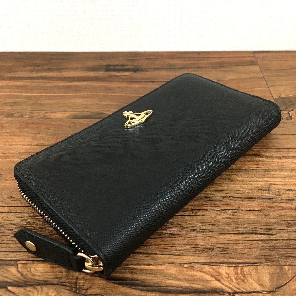 106 送料込み！ 未使用品 Vivienne Westwood ジップウォレット  