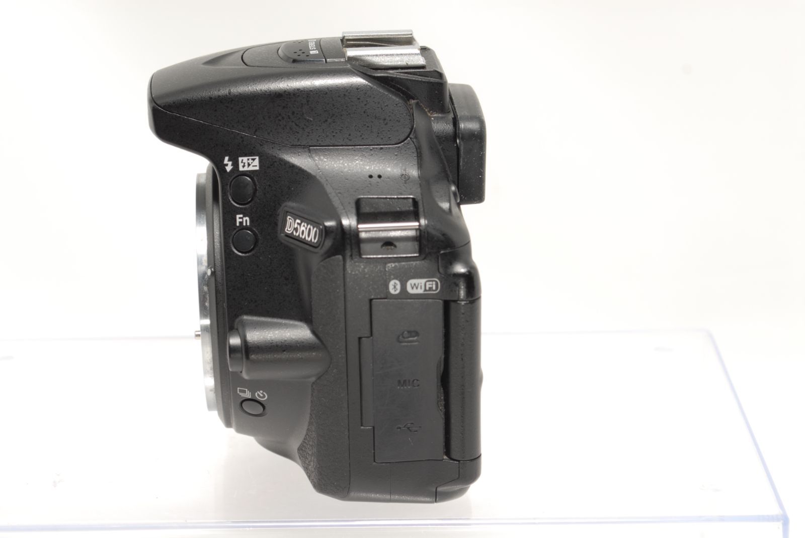 6416ショット ニコン Nikon D5600 望遠ダブルズームキット 高