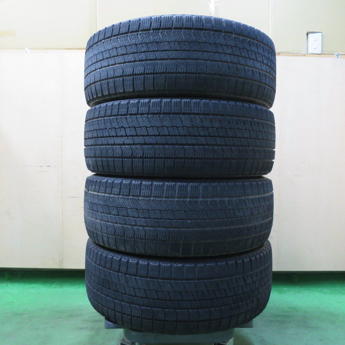 風格のある 4本価格 スタッドレス 235 45R18 ブリヂストン ブリザック VRX2 ravrion TRD ラブリオン 18インチ PCD114.3 5H 5021508イス