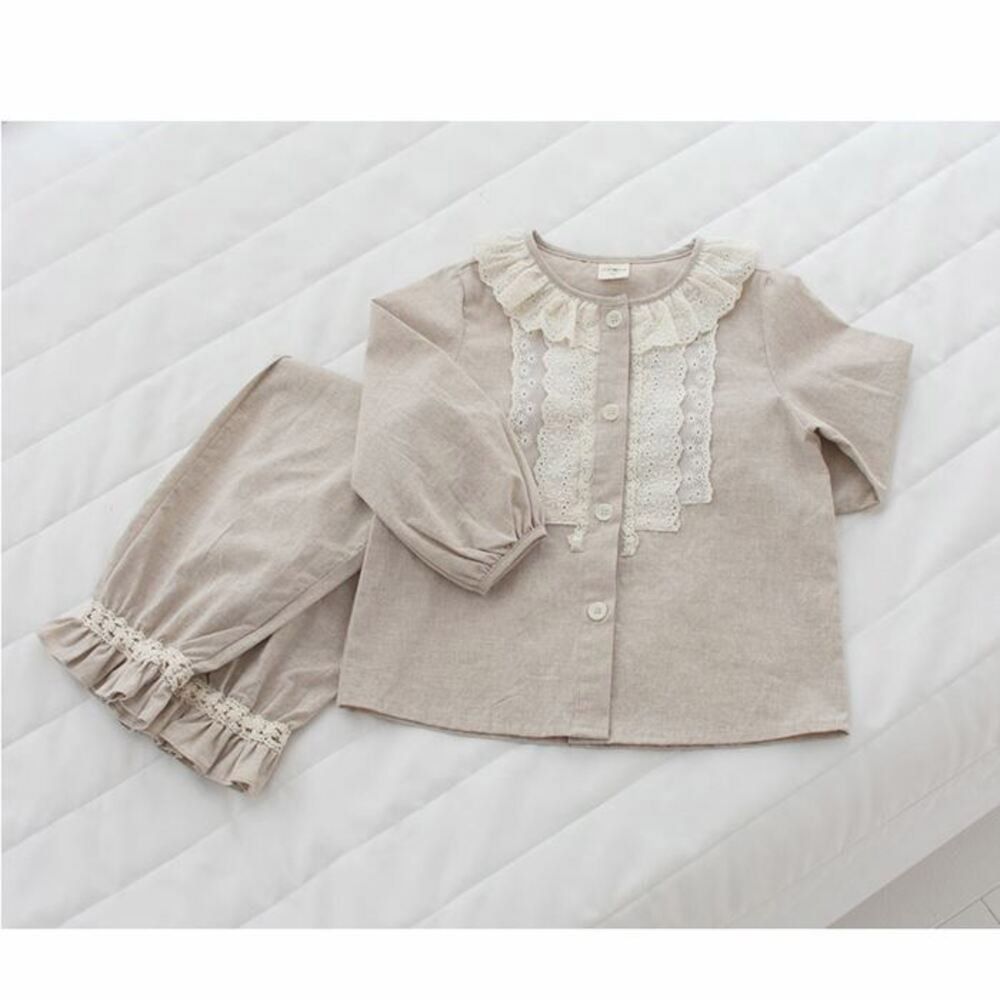 BEIGE S トワルパジャマセット パジャマ 前開き 女の子 キッズ セットアップ 10006256 上下セット 長袖 上下 長ズボン レース フリル 綿100 ナチュラル ベージュ おしゃれ かわいい オシャレ ルームウェア