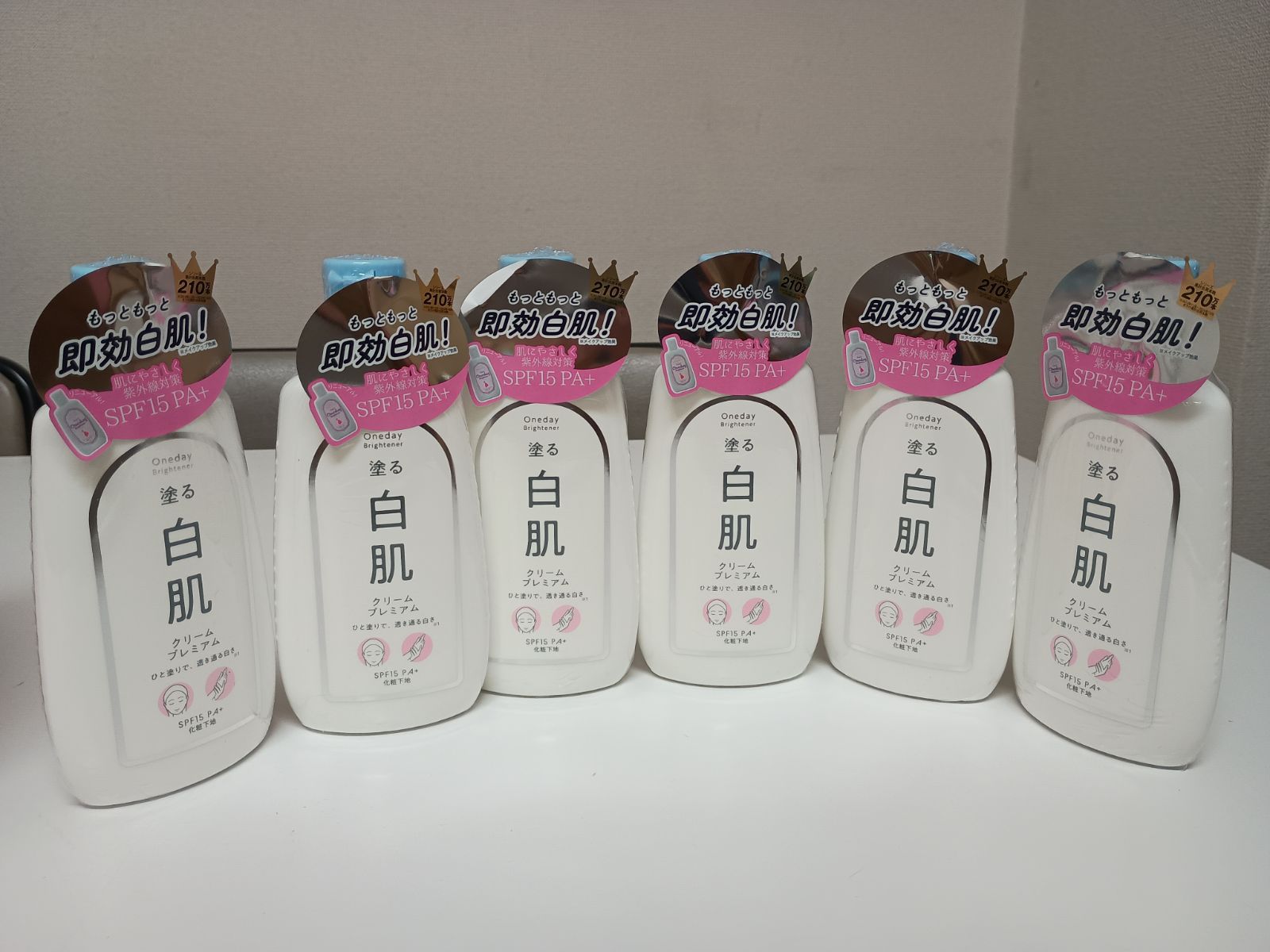 超お得な6本セット シリーズ累計210万本突破　ワンデイブライトナー がリニューアル  こちらはUVカット付きﾌﾟﾚﾐｱﾑﾀｲﾌﾟ「ワンデイブライトナープレミアム白肌クリーム120ml」