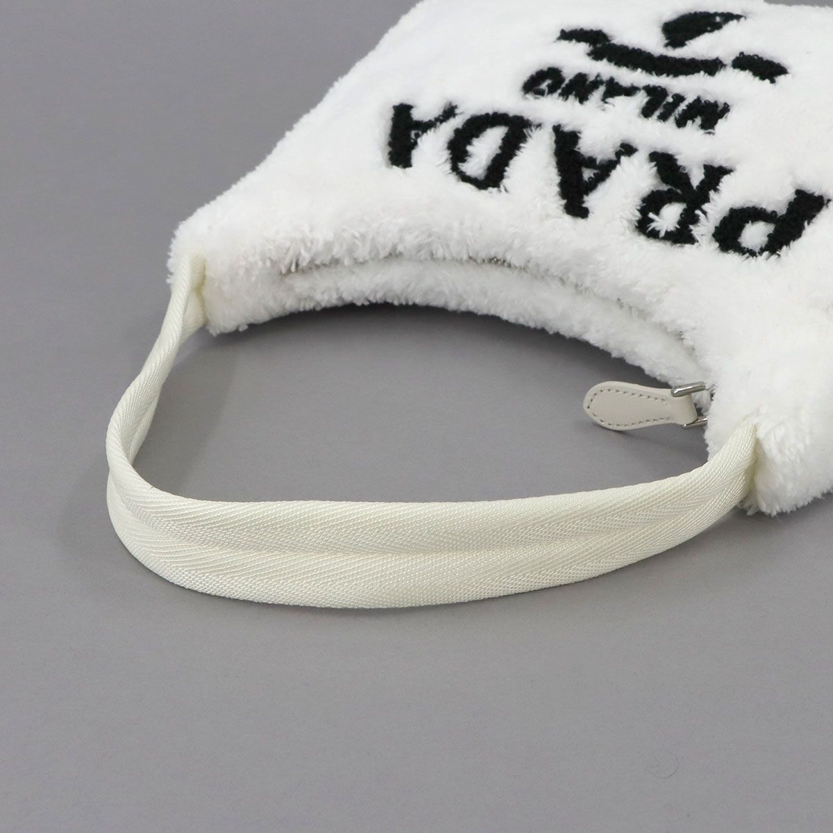 プラダ テリー ミニ Re-Edition パイル ミニ ハンドバッグ