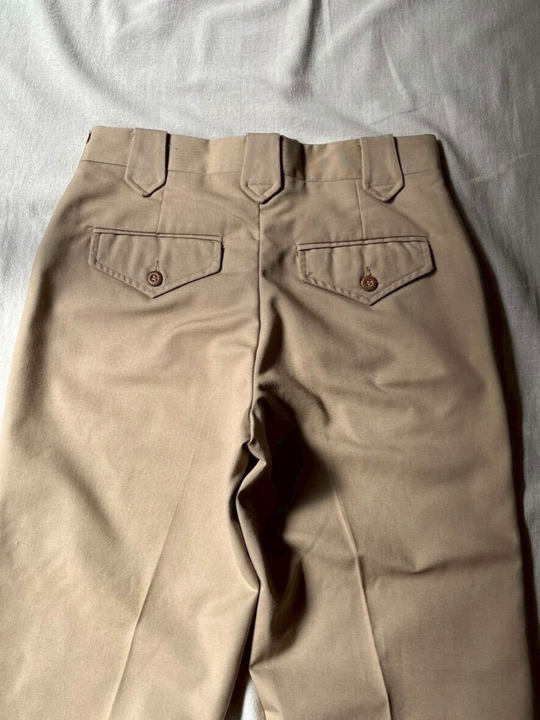 ベージュ スラックス