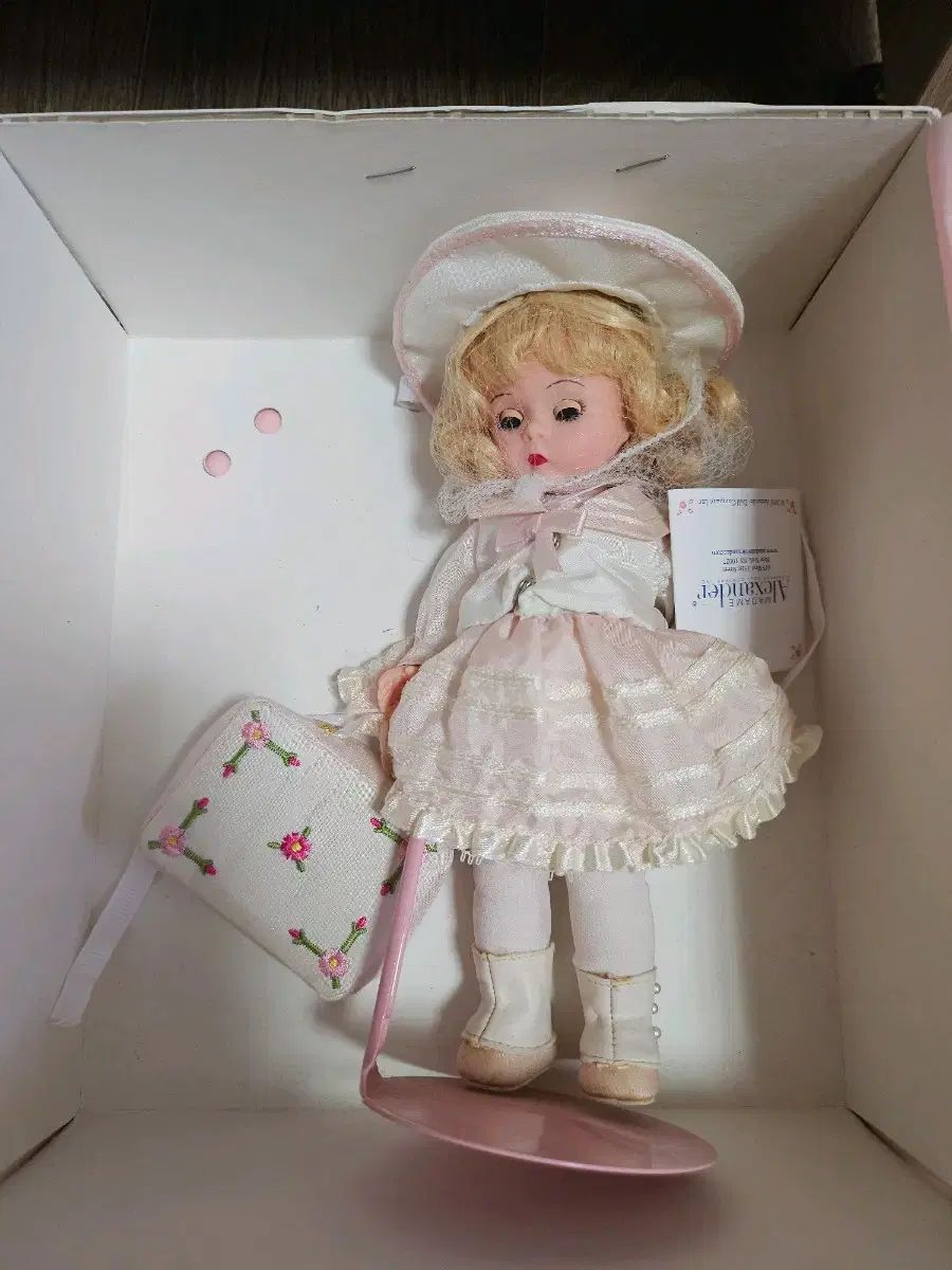 アレクサンダー木曜日人形 工場 楽天市場】マダムアレクサンダーの通販