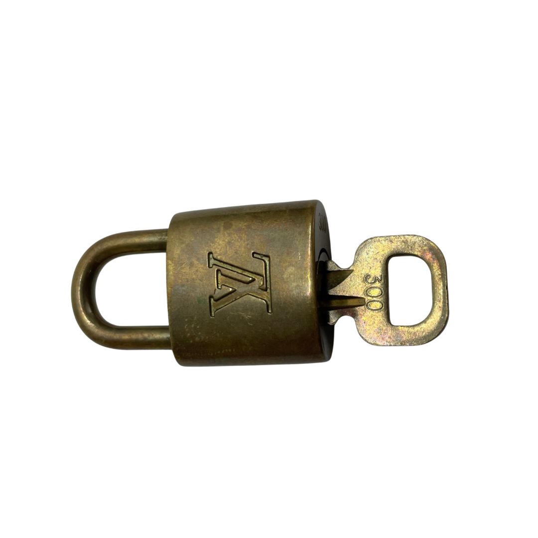 ルイヴィトン プリマクラッセ 南京錠 パドロック まとめ 322 317 2217 LOUIS VUITTON ルイヴィトン パドロック 南京錠 300 - メルカリ