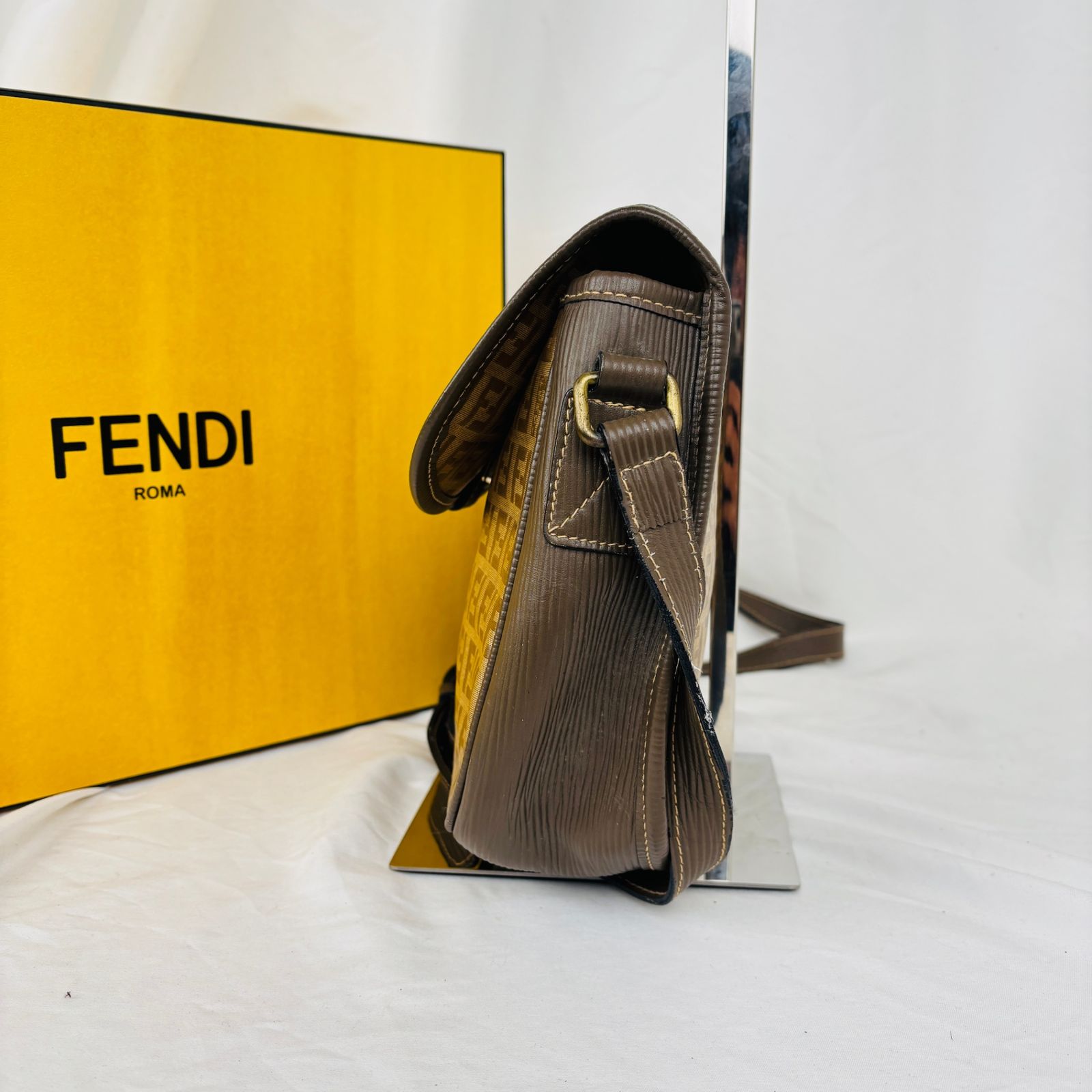 FENDI フェンディ ズッキーノ エナメル ワンショルダーバッグ FENDI フェンディ ズッキーノ エナメル ワンショルダーバッグ