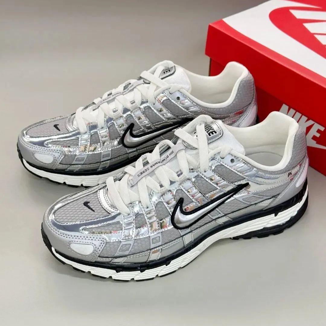 お値下げ中 新品Nike P-6000 カジュアルランニングシューズシルバーグレー