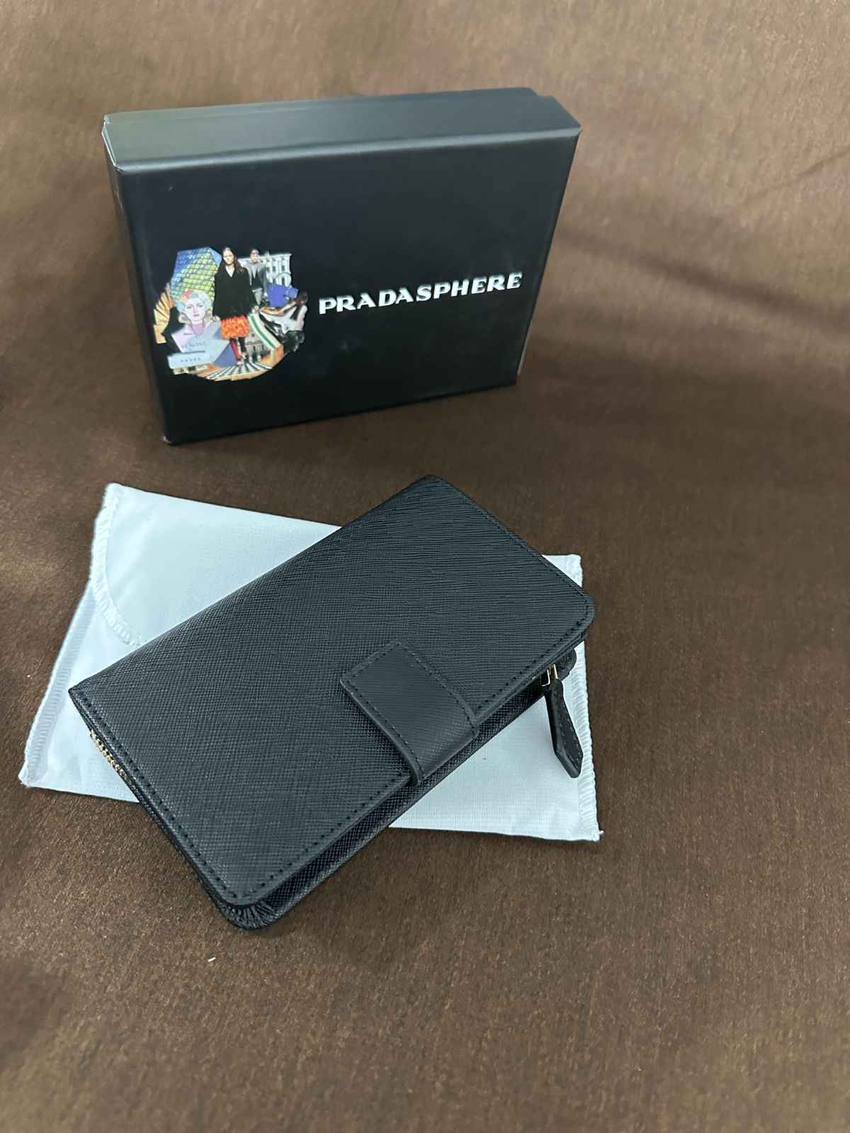 プラダ 二つ折り財布
