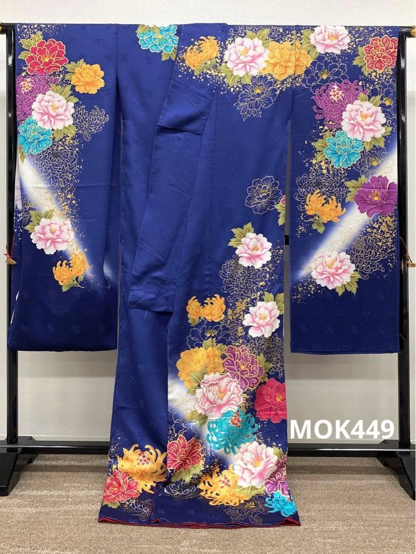 振袖 仮絵羽 金駒 金彩 紋意匠 大輪 和モダン 正絹 未仕立て品 八掛付き 振袖 仮絵羽 金駒 金彩 紋意匠 大輪 牡丹 正絹 未仕立て品 八掛付き