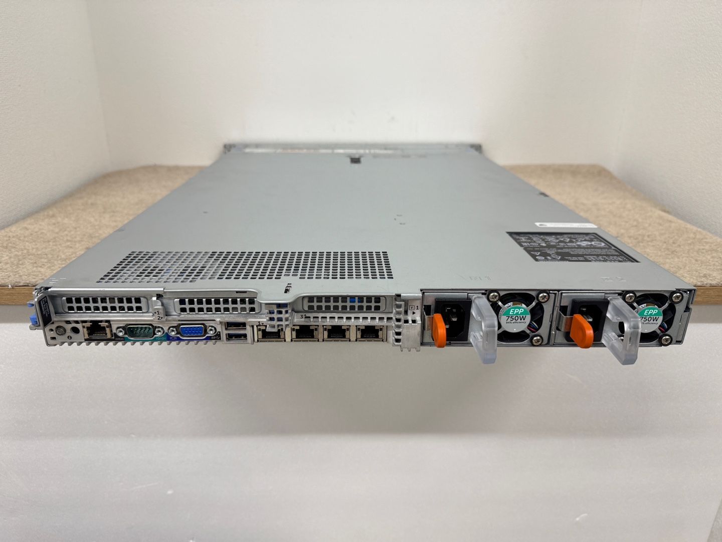 Dell PowerEdge R640 2x Intel Xeon G 6154 18Core 3.00GHz 64GB 2x 1.2TB 2x 750W SV211