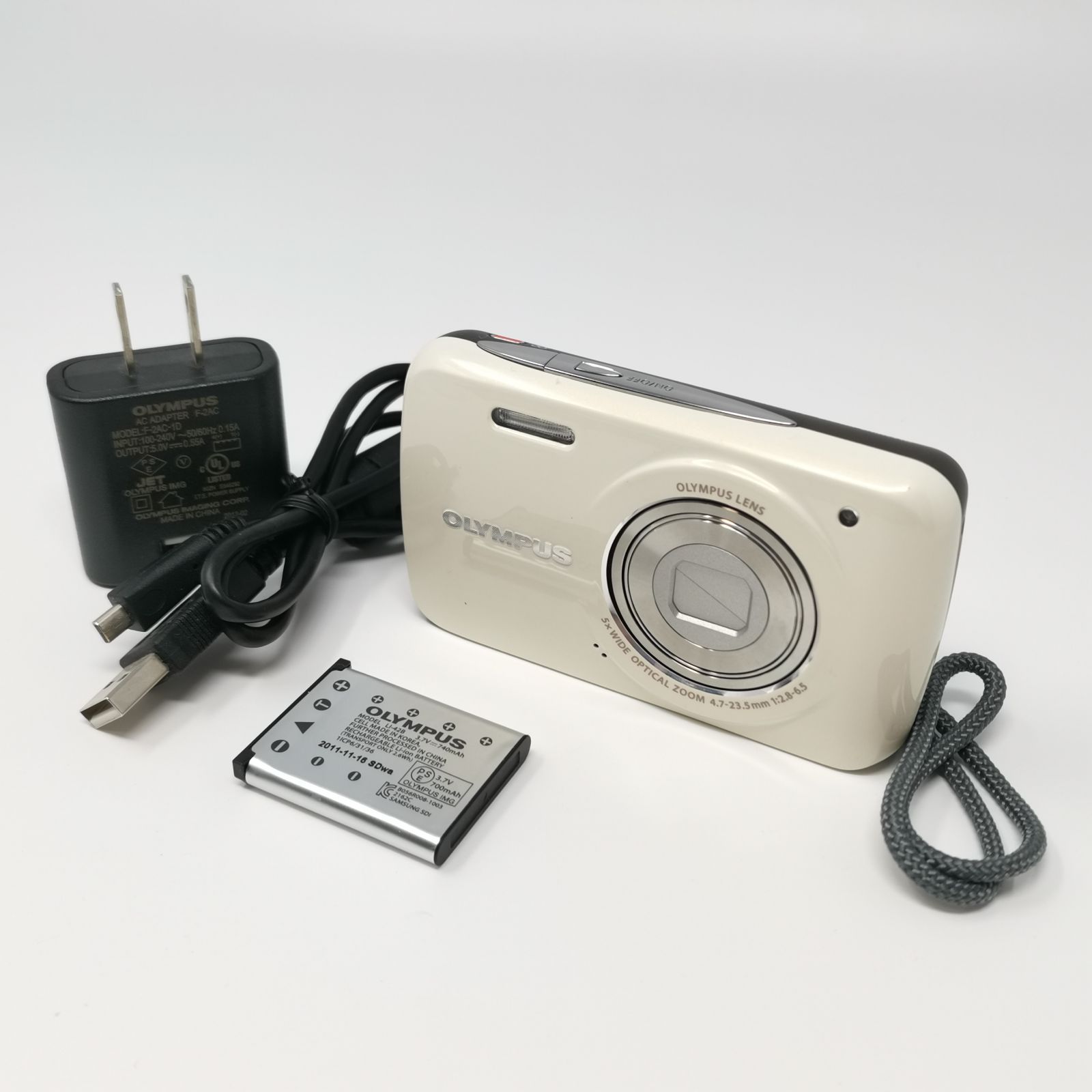 オリンパス VH-210 ホワイト ブラック カメラ デジカメ 動作 済み 異音あり 充電器あり 管理番号KKVUKO3254