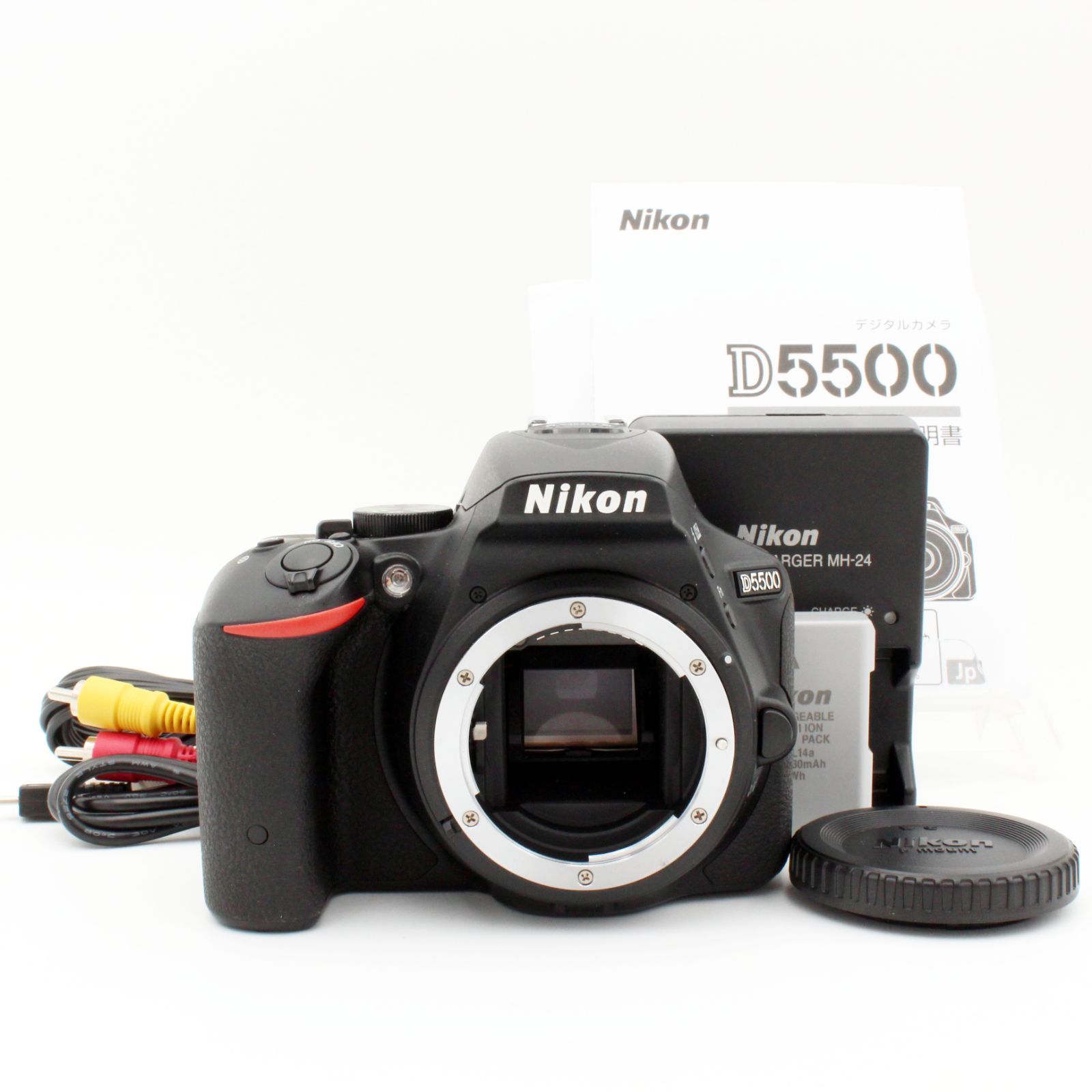 わずかシャッター数5187枚【新品級】Nikon D5500 ボディ ブラック#7801