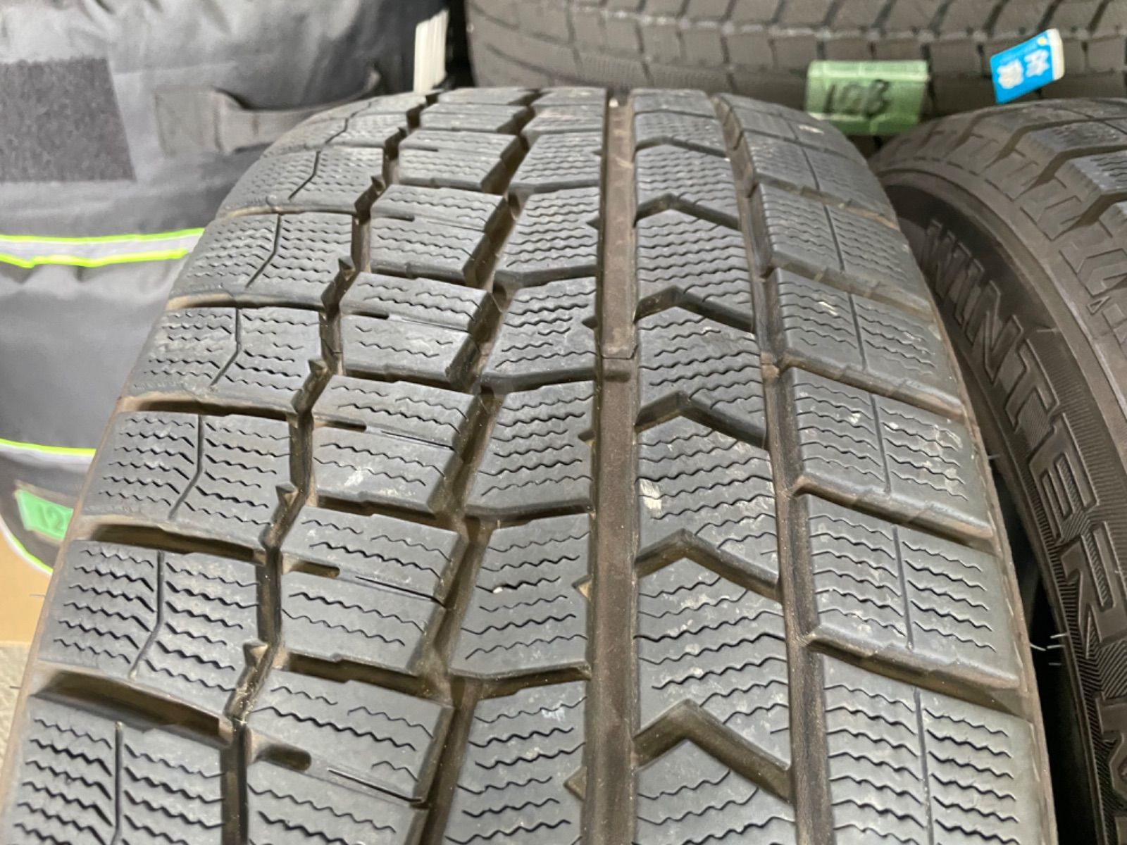 （F0121）中古スタッドレスタイヤ４本セット！225/55R17 ダンロップWN02 フォレスター、XV、スカイライン、10系アルファードなどに！