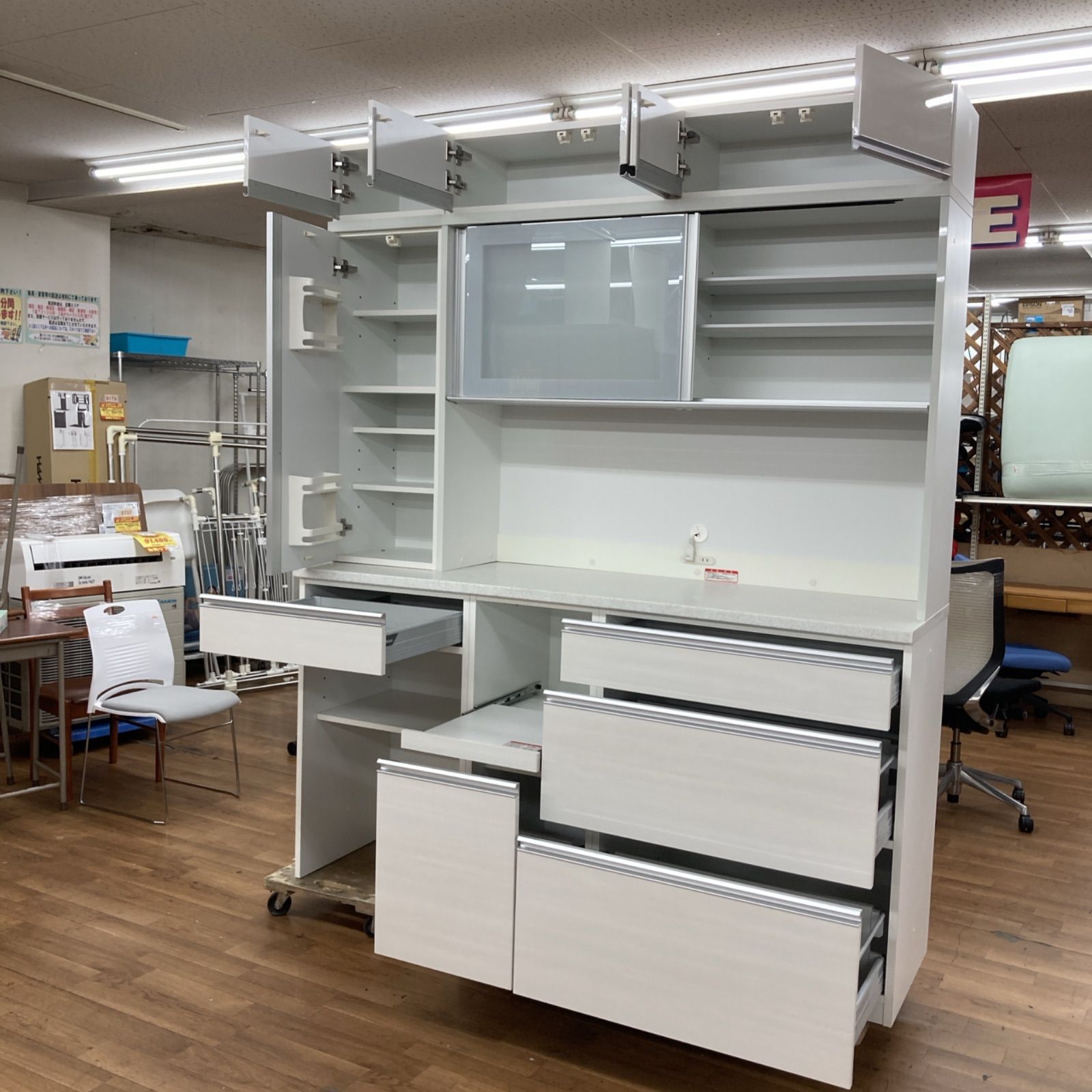 名古屋市近郊送料設置無料 Ｓ221 モデル SUNNY 高橋木工所 キッチンボード Blumレール搭載 幅181