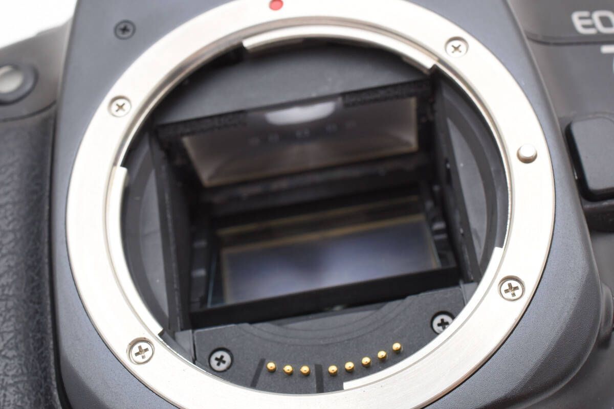 ☆極上品☆ キヤノン Canon EOS 7 ボディ フィルム一眼レフカメラ