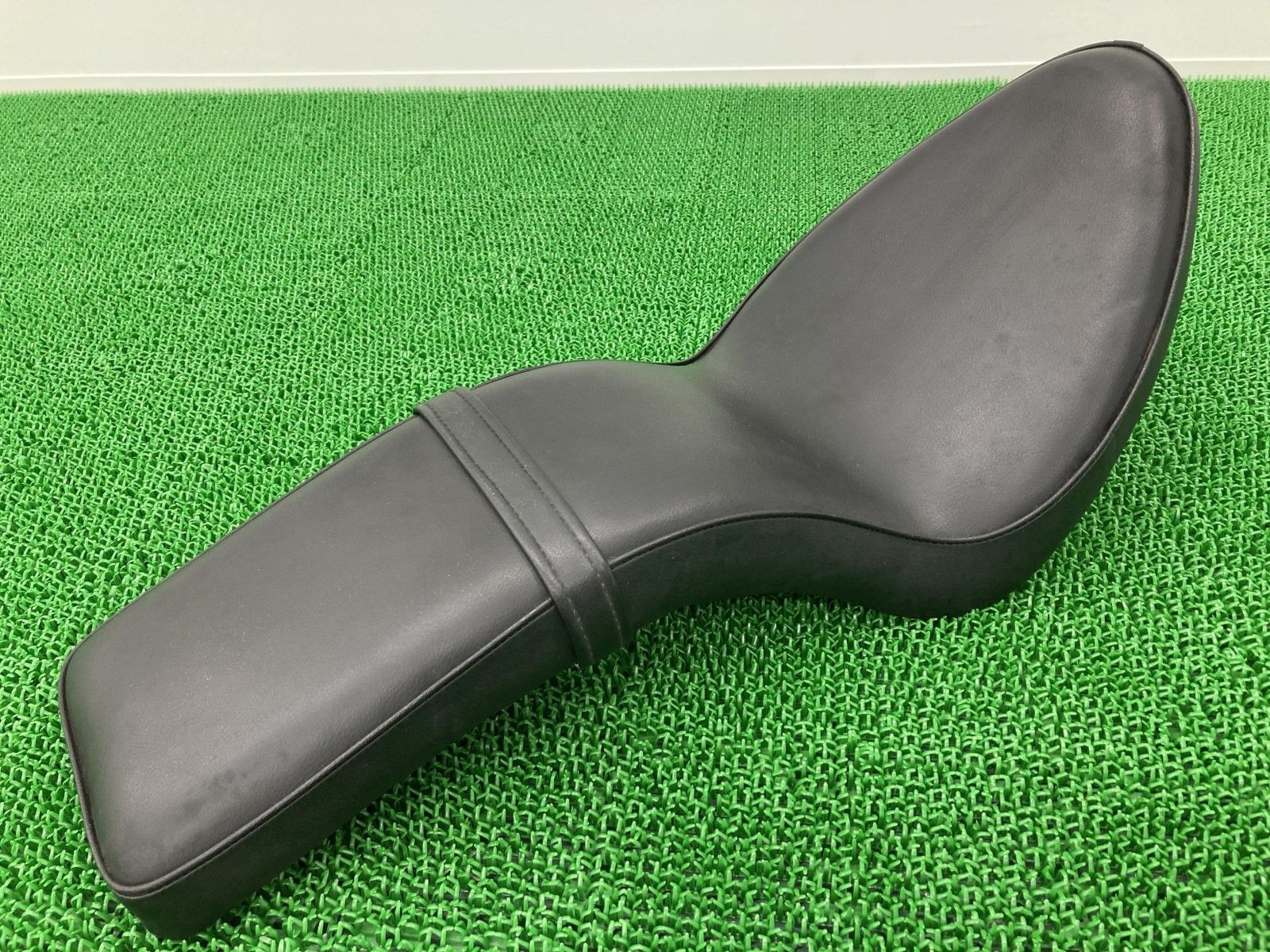 スティード400 シート 社外 バイク 部品 スムースコブラシート 破れ無し コンディション良好 品薄 希少品 【中古】 52