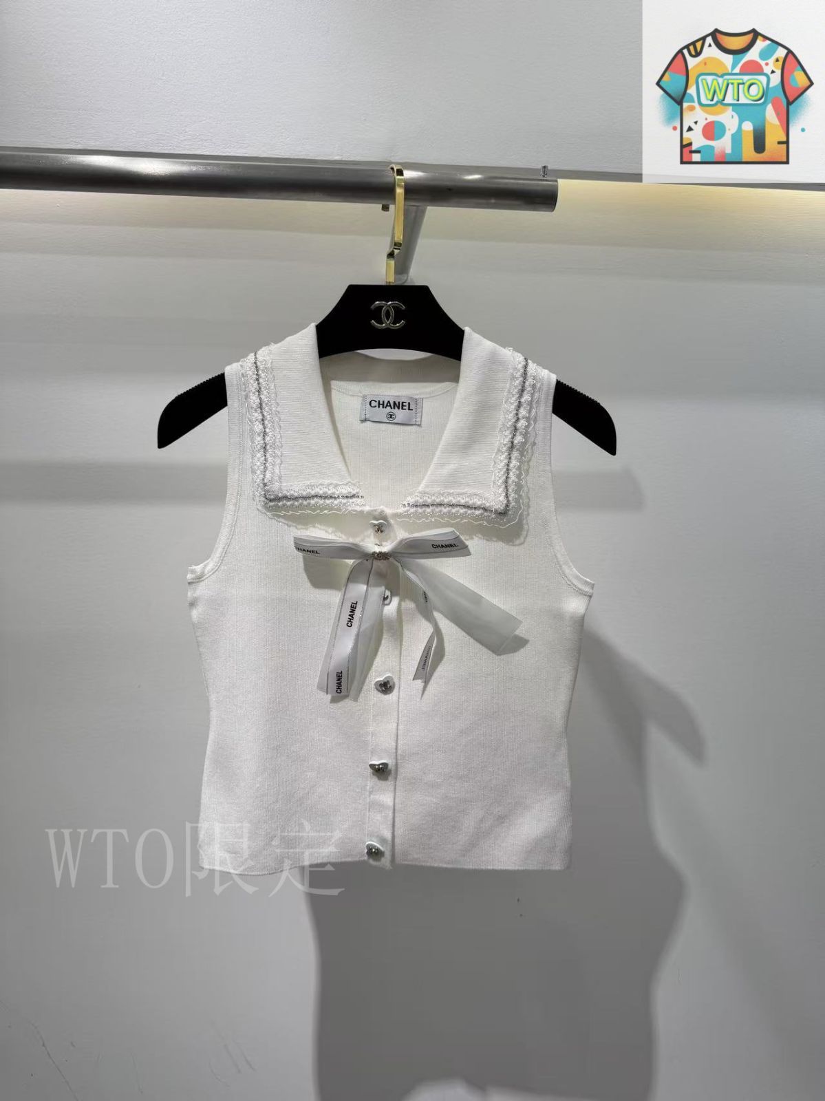 【カジュアルかつ上品♪】CHANEL ベスト CHANEL - CHANEL サイドロゴ ウール ニットベストの通販 by