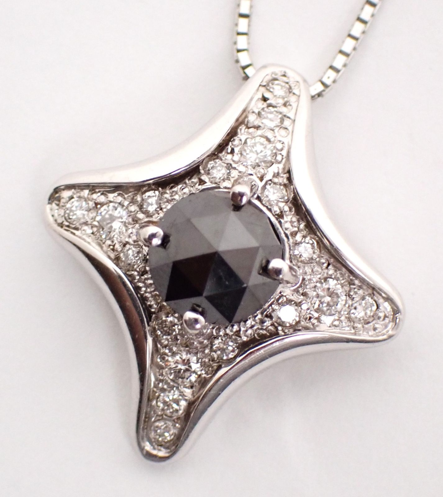 ブラックダイヤモンドネックレス BD1.19ct D0.21ct K18WG 6.0g ホワイトゴールド 18金チェーン レディース ネックレス