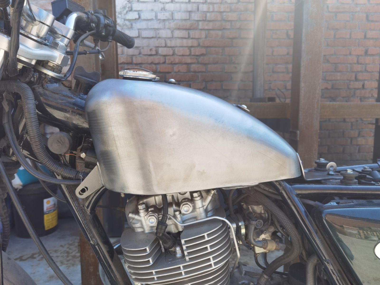 T-84 7L ヤマハ YAMAHA SR400&SR500用 分割タンク ボルトオン