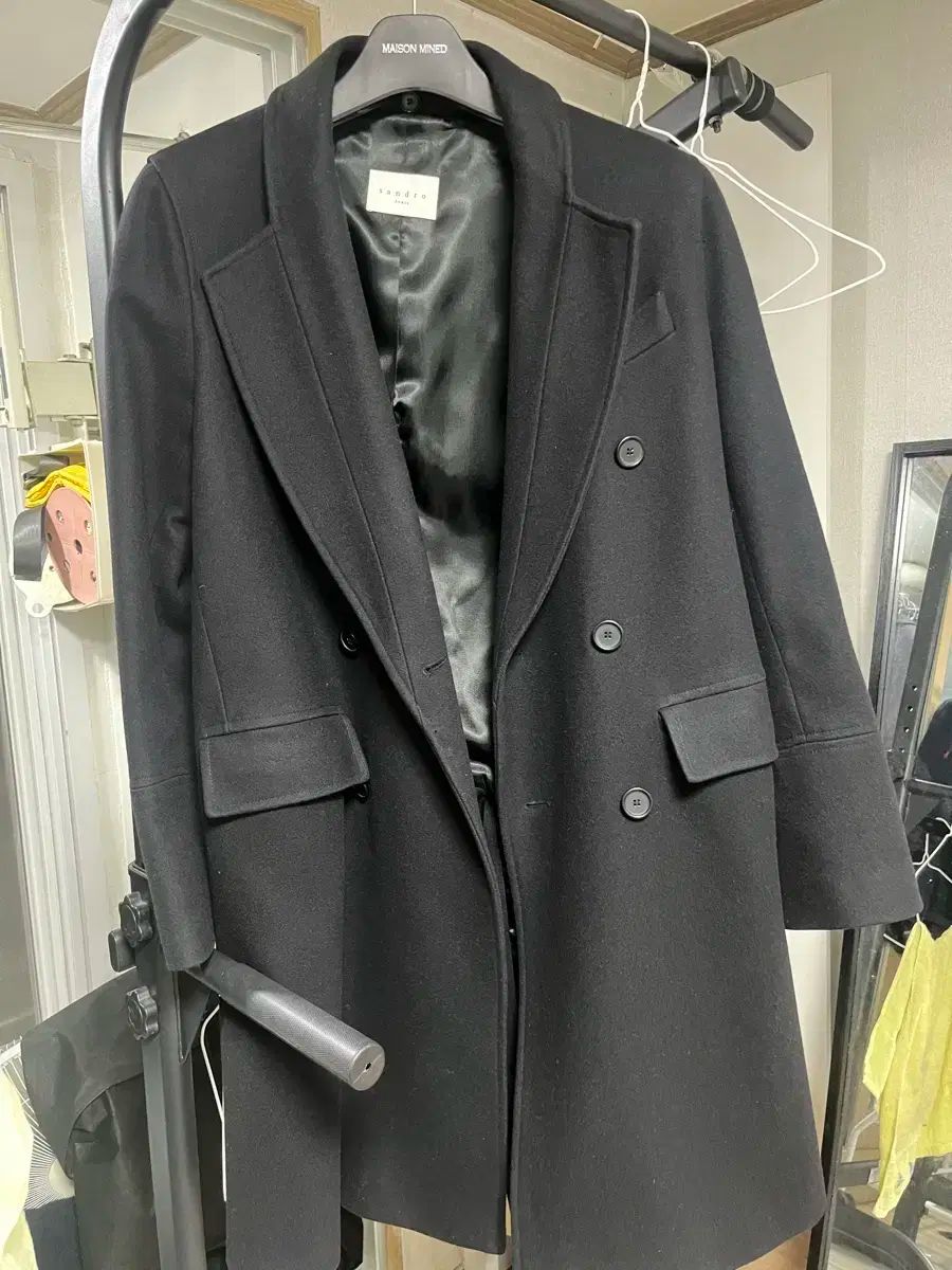 SANDRO サンドロ 黒 コート M サイズです