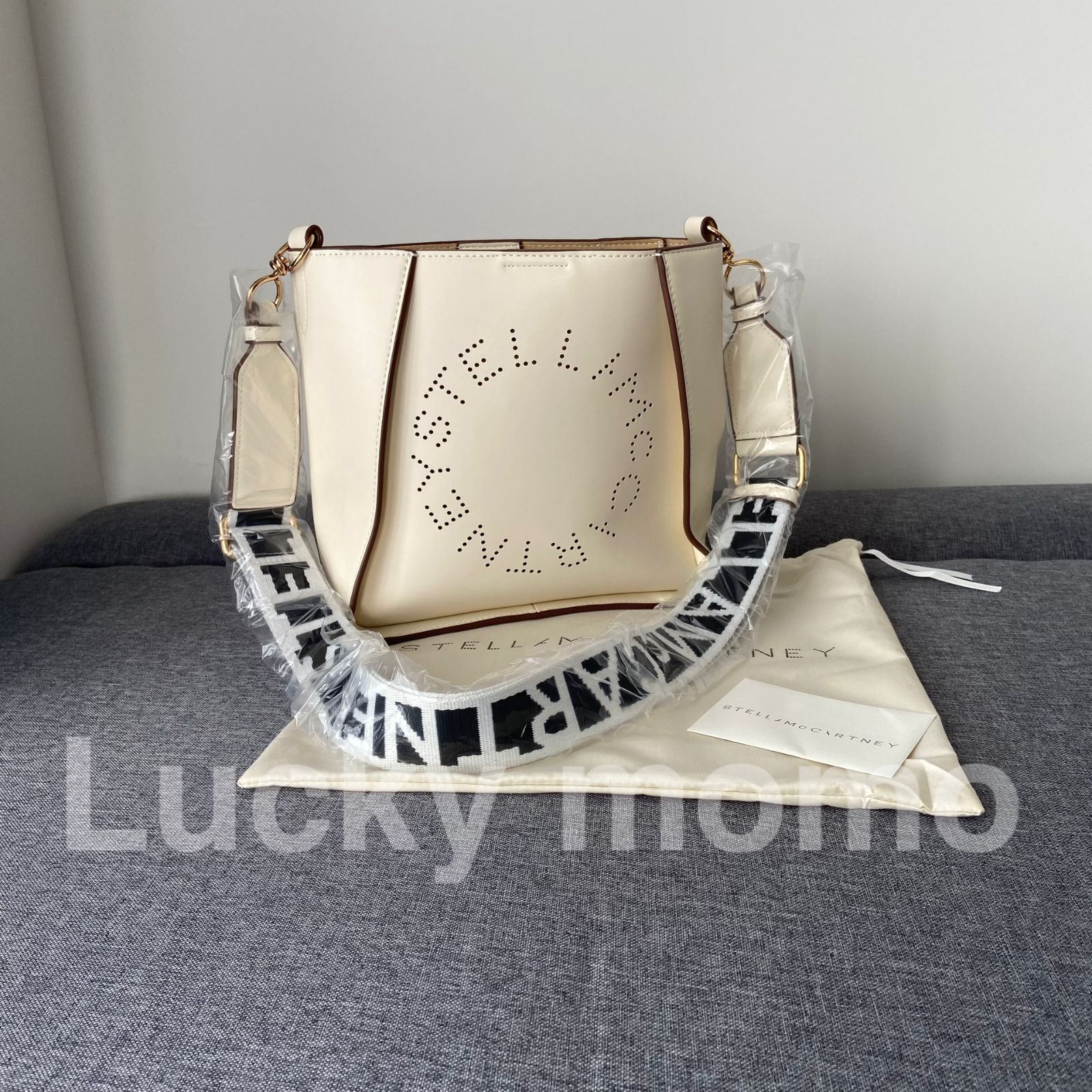 大人気 新品  Logo Stella McCartney ステラマッカートニー パーフォレーテッドロゴ パンチングロゴ  ファッション  レディース バッグ  ショルダーバッグ  ホワイト