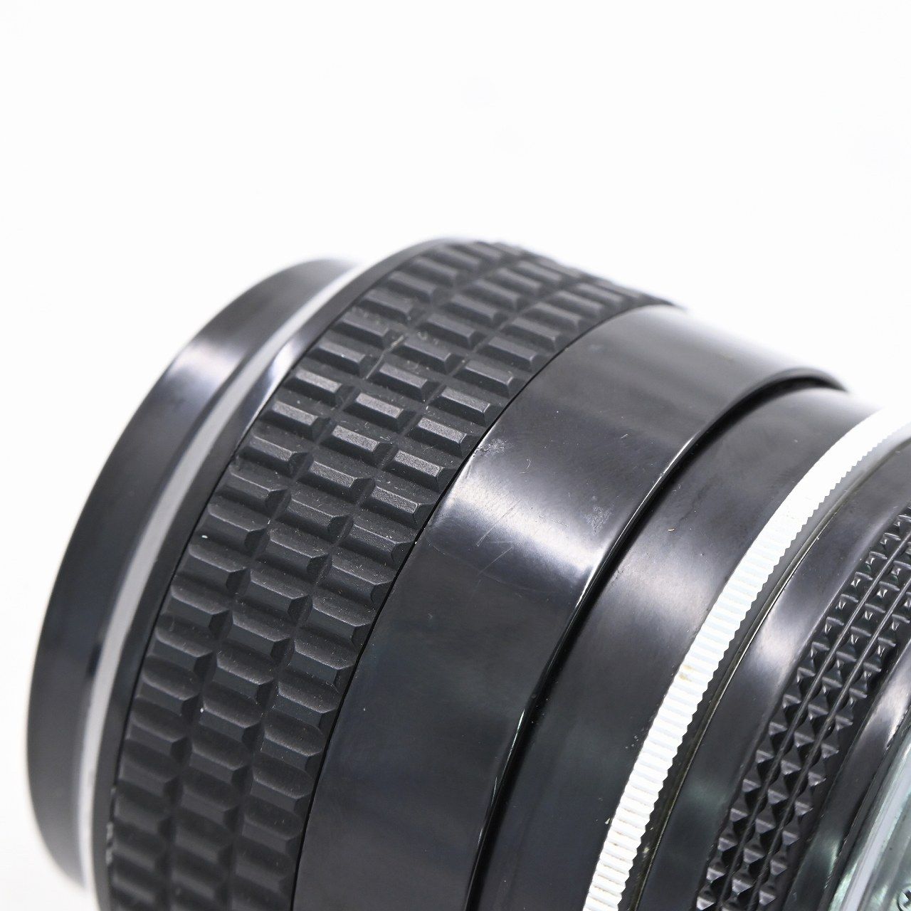 Nikon - Nikon Ai Nikkor 28mm F2 純正フィルター付属 Nikon ニコン Ai Nikkor 28mm F2 純正フィルター付属 交換レンズ