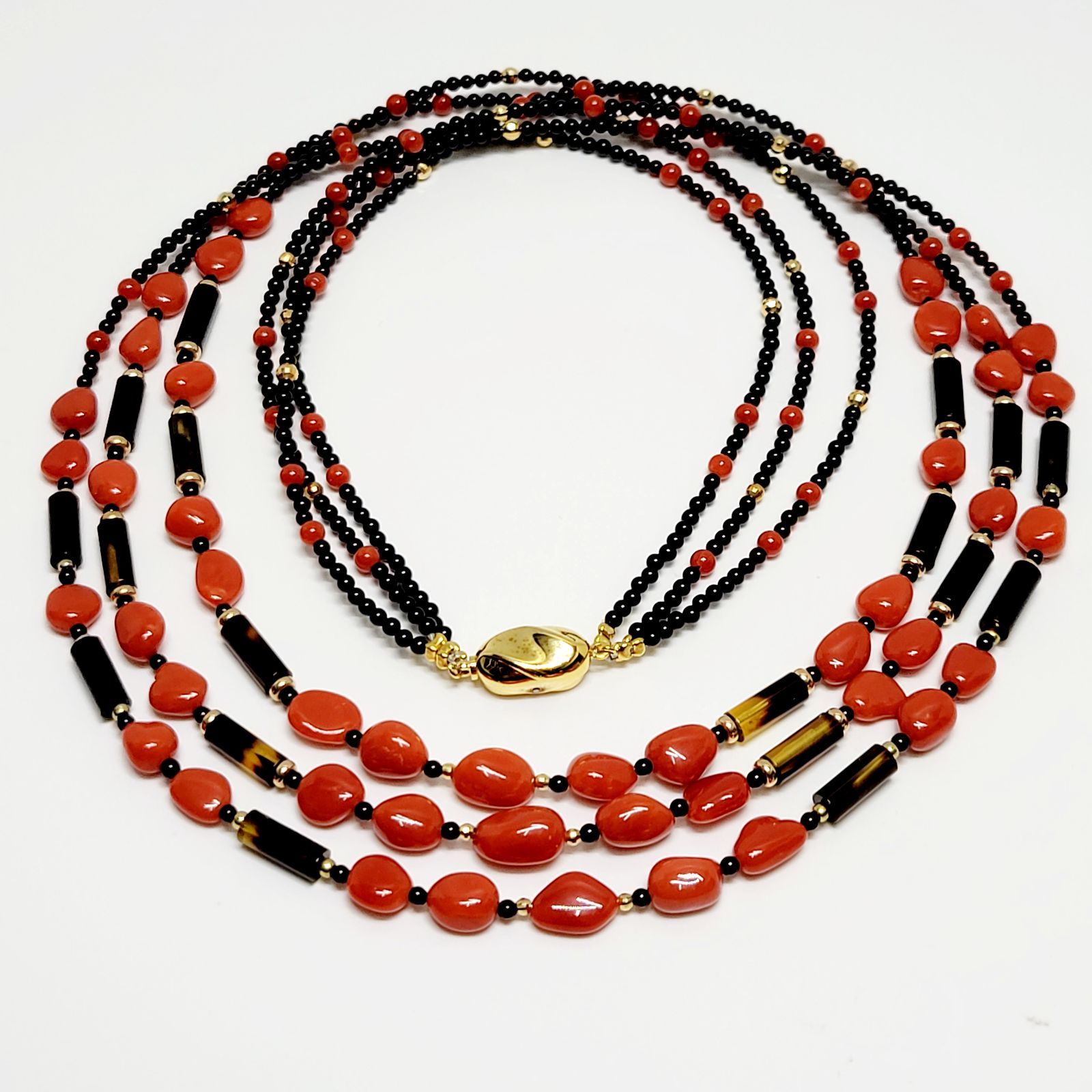 珊瑚ネックレスK18 赤珊瑚3連