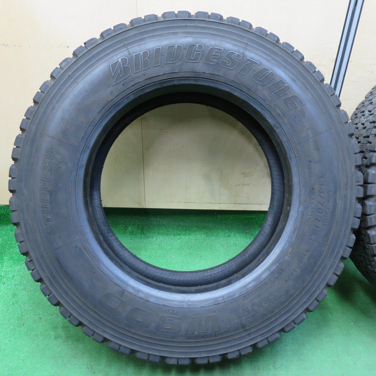 245|70R19.5