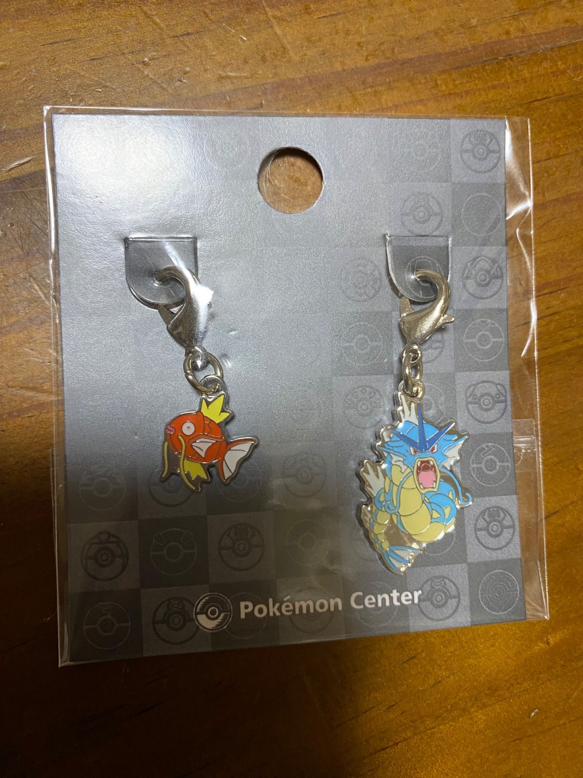 ポケモンセンター メタルチャーム 色違い コイキング ギャラドス 新品未開封品 メタルチャーム コイキング ギャラドス 色違い ポケモンセンター