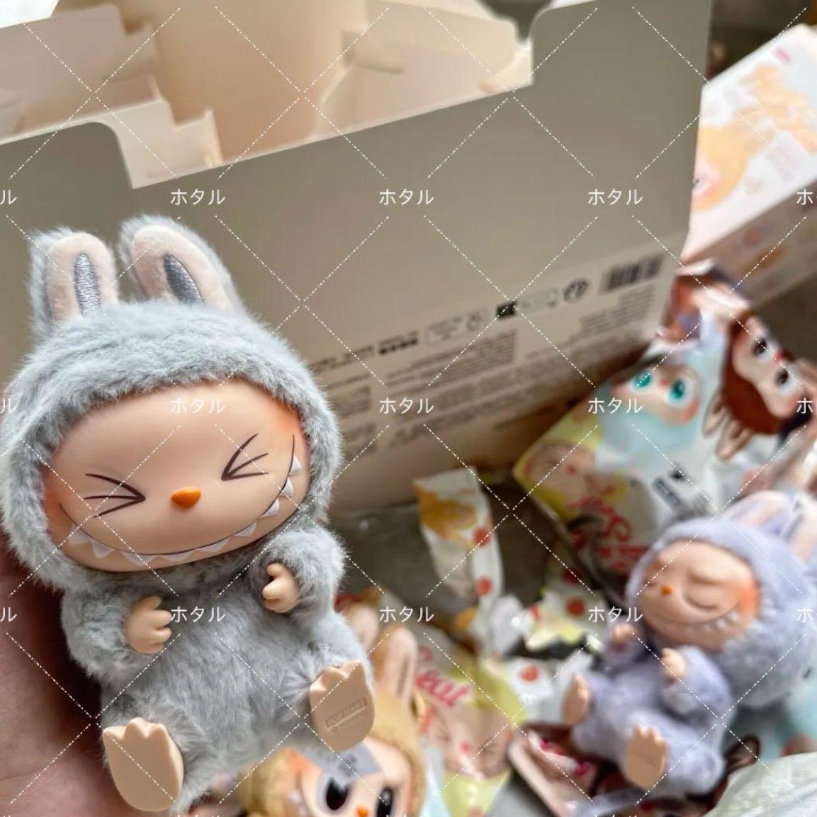 POP MART Have A Seat ラビット ぬいぐるみ　HEHE POP NOW:THE MONSTERS - Have a Seat Vinyl Plush Blind Box