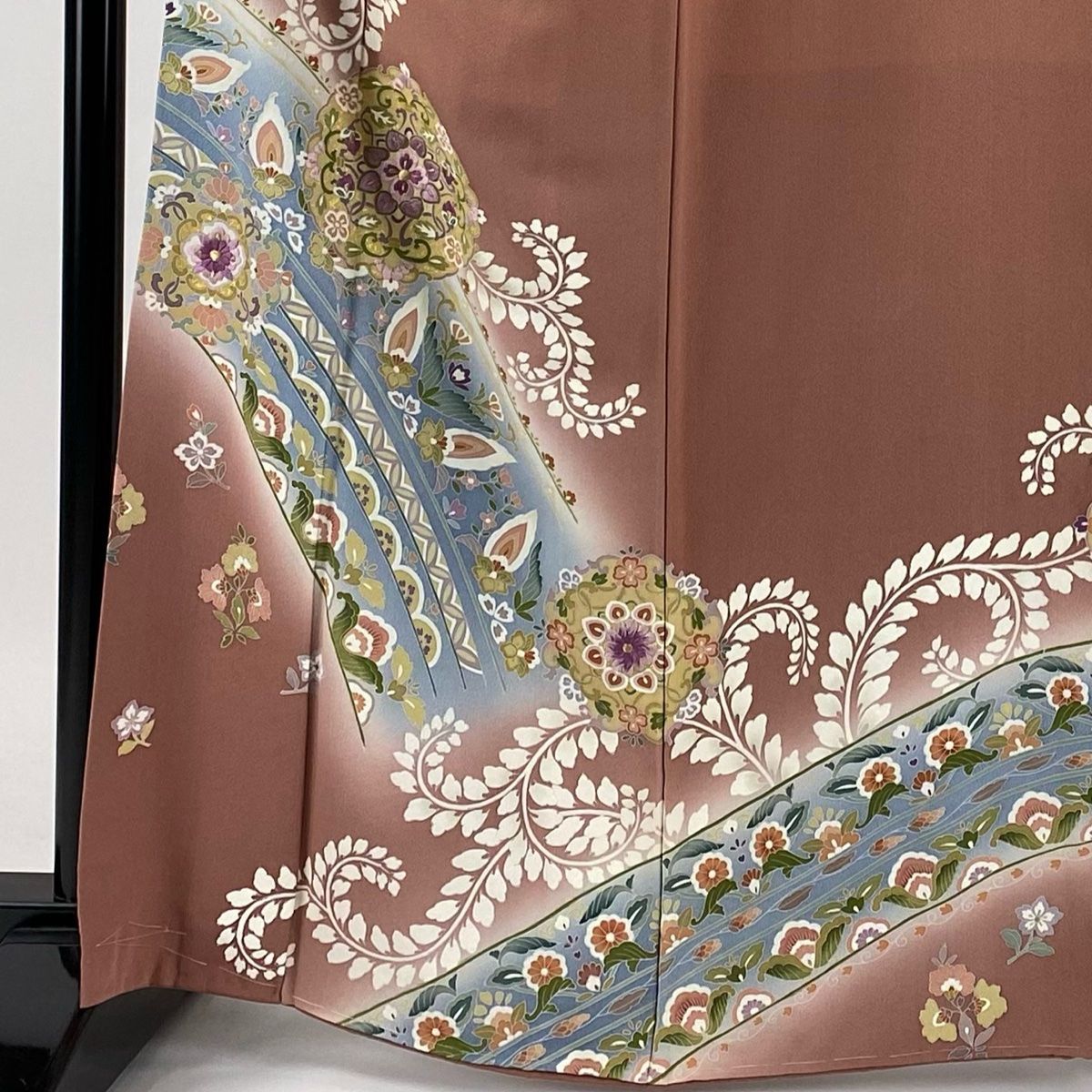 訪問着　刺繍⭐︎袷（あわせ）正絹⭐︎グレー　淡ピンク　肩身丈158.5 訪問着 身丈164cm 裄丈62.5cm S 袷 帝王紫 落款 華文 草花 刺繍