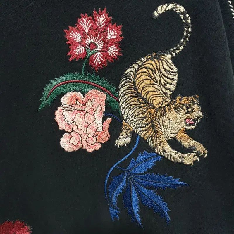 【新品未開封】Freada ランドスケープ箔プリント スウェット 新品☆未開封】Freada/フリーダ ロゴ箔プリントスウェット 新品