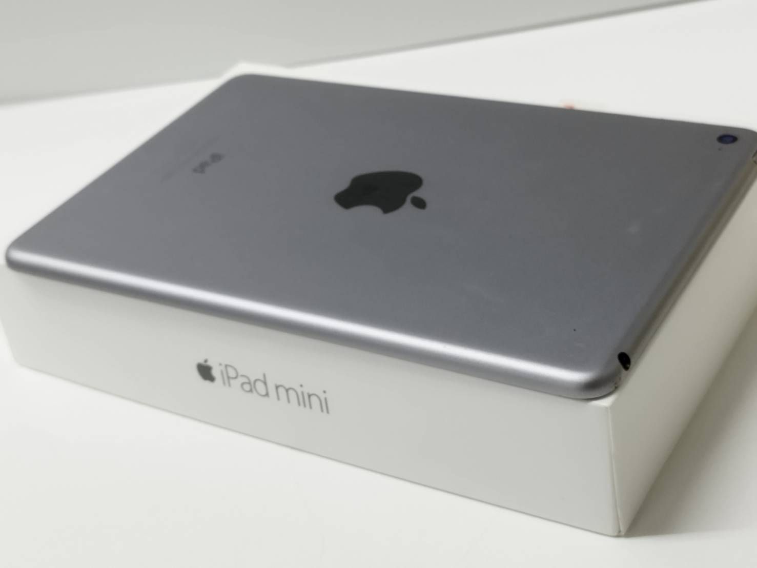 〔中古〕Apple(アップル) iPad mini 4 32GB ゴールド MNWG2J／A SIMフリー〔262-ud〕 iPad mini 4 16G 中古品 Apple アップル iPad mini 第4世代 本体 中古 整備