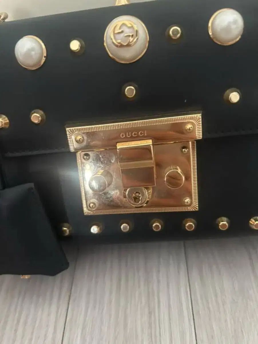 グッチ ペドラロック