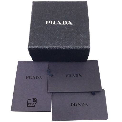 PRADA プラダ　キーリング　キーホルダー　チャーム　三角プレート　ブラック プラダ キーリング/キーホルダー アクセサリー レディース