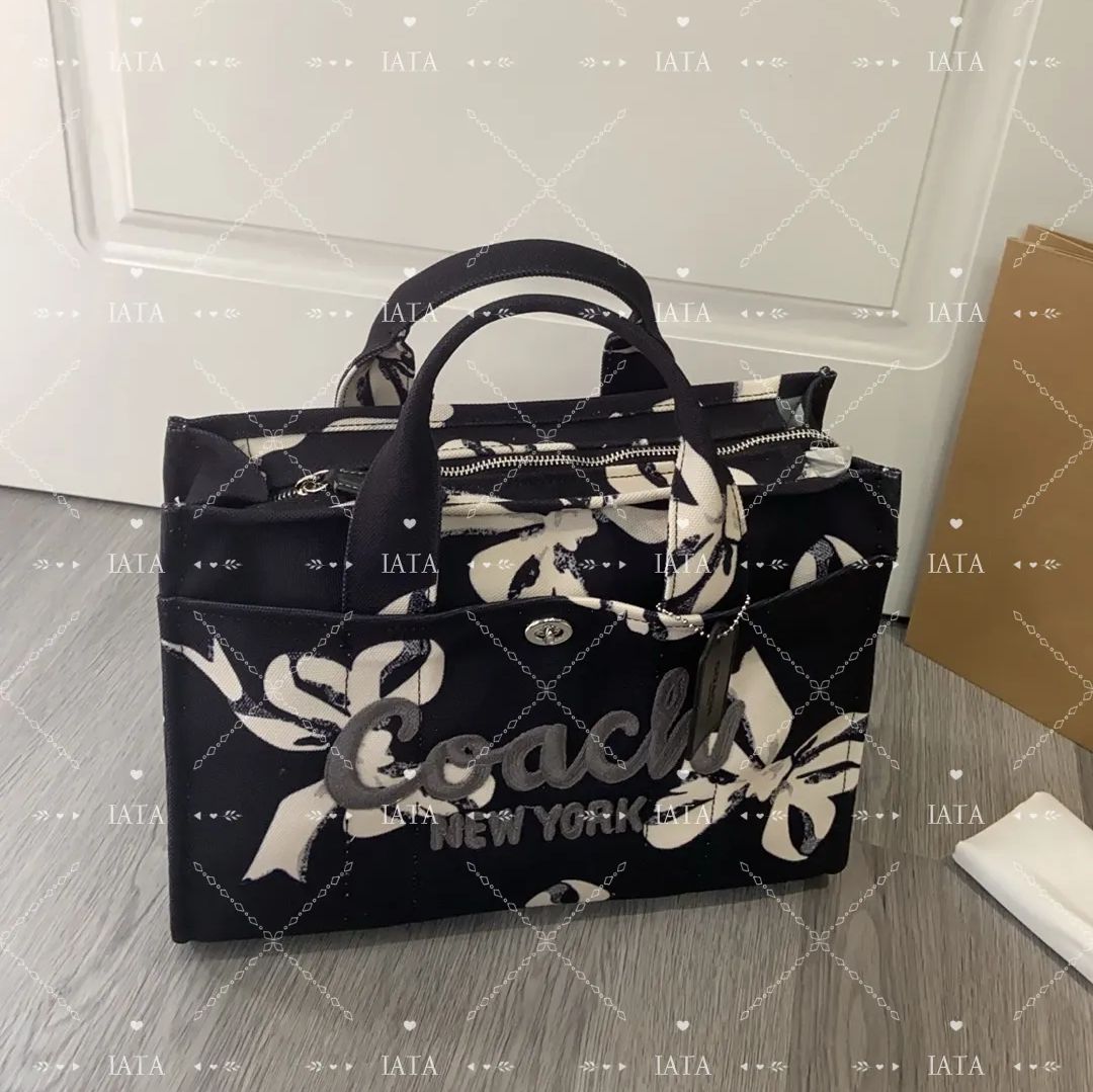 COACH エレガントボウ カーゴトート CY844 - メルカリ 